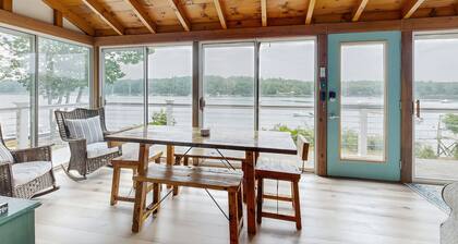 Charming Oceanfront Home with Stunning Water Views and Wifi