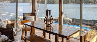 Charming Oceanfront Home with Stunning Water Views and Wifi