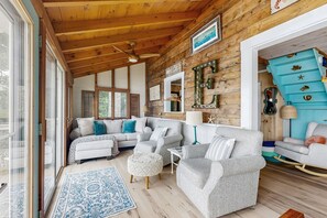 Televisión, reproductor de DVD y videoteca 