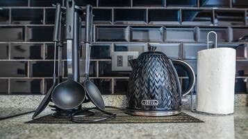 Kopi dan/atau pembancuh kopi