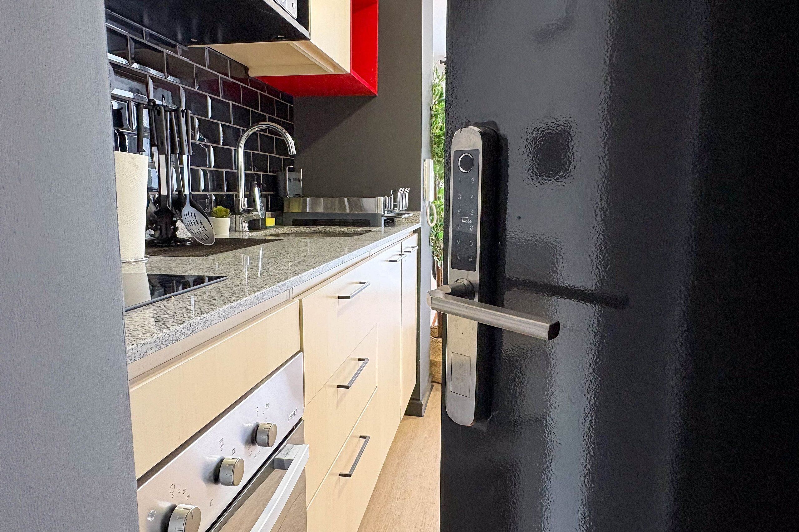 เบสิกอพาร์ทเมนท์ | ครัวส่วนตัว | ตู้เย็นขนาดใหญ่, ไมโครเวฟ, เตาอบ, เตาประกอบอาหาร