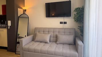 Basic Apartment | Living area