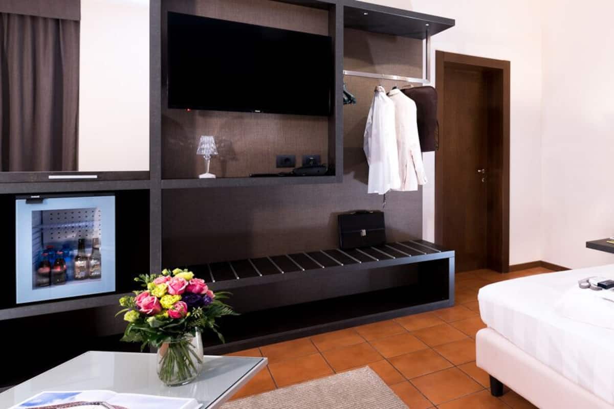 1 slaapkamer, een kluis op de kamer, een bureau, een laptopwerkplek