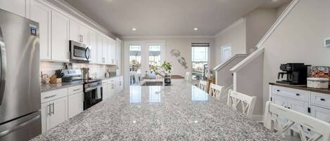 Frigorífic, microones, forn i placa de cuina