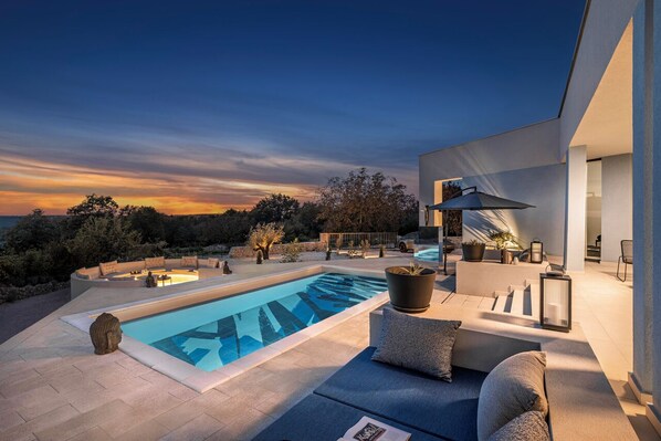 Outdoor pool, a heated pool