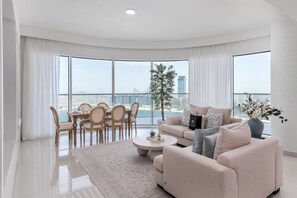 3 bedrooms - Waterfront Living w Unparalleled Sea Palm Vws (Dubai)
