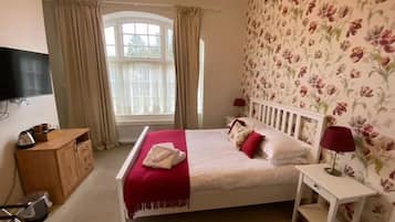 Kahden hengen standard-huone | Silitysrauta/-lauta, ilmainen Wi-Fi, vuodevaatteet