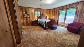 2 bedrooms, WiFi, bed sheets, wheelchair access