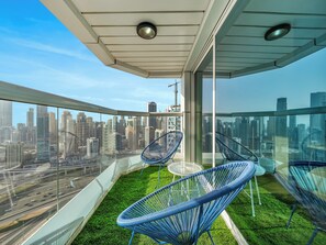 Property grounds - Stunning Panoramic Sea & Dubai Marina View , Metro 5 min , Beach acroos the road (Dubai)