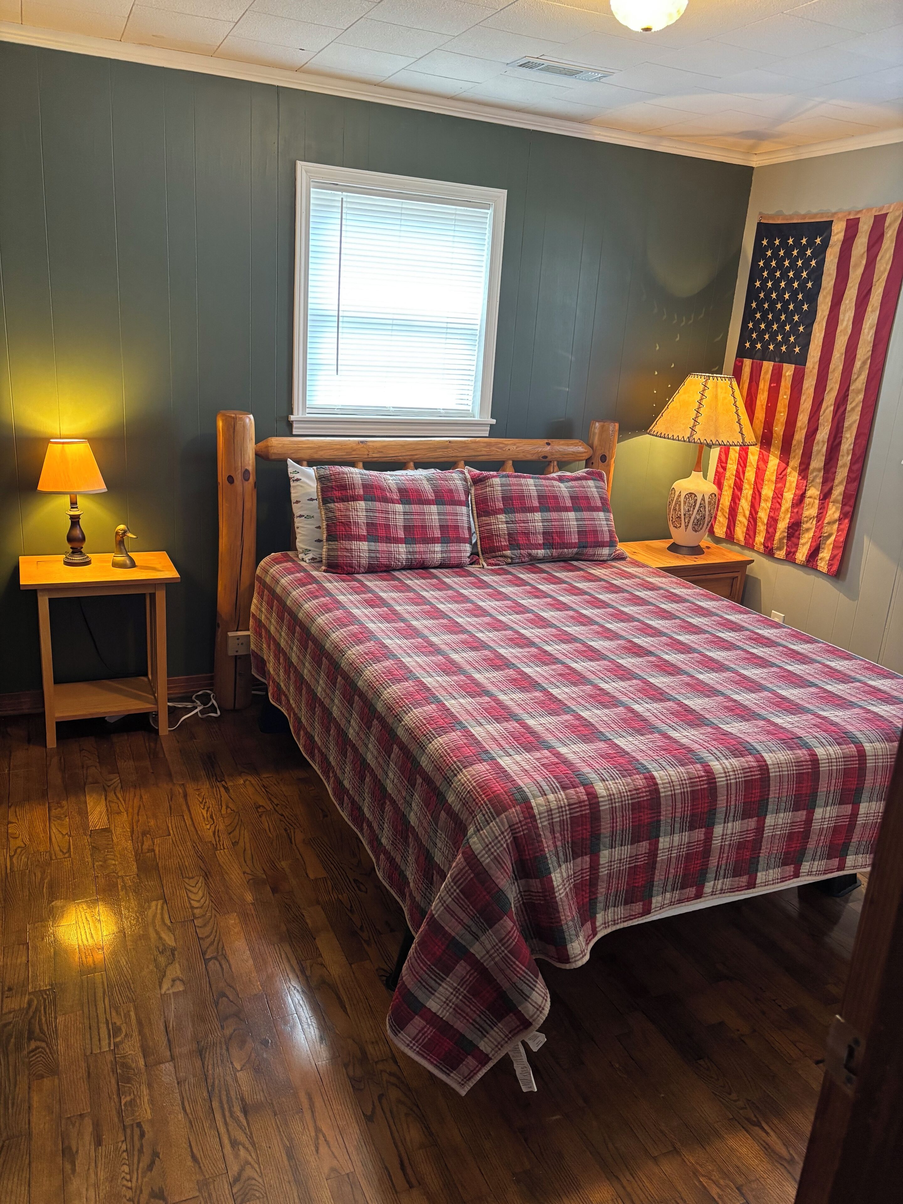 2 多间卧室、熨斗/熨衣板、WiFi、床单