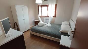 1 camera, culla da viaggio, Wi-Fi, lenzuola