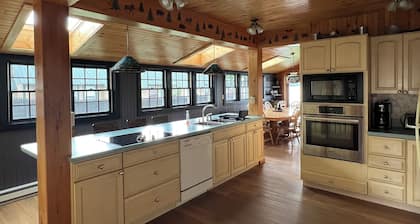 Lakehouse Lodge ~ Fourth Lake Getaway Lodges