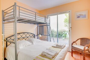 2 bedrooms, iron/ironing board, free WiFi, bed sheets - Center Arcachon : Terrace 100m², Parking, 5 Pers (Arcachon)