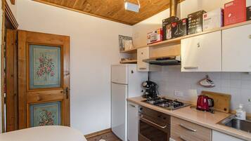 Kühlschrank, Ofen, Herdplatte, Geschirrspüler