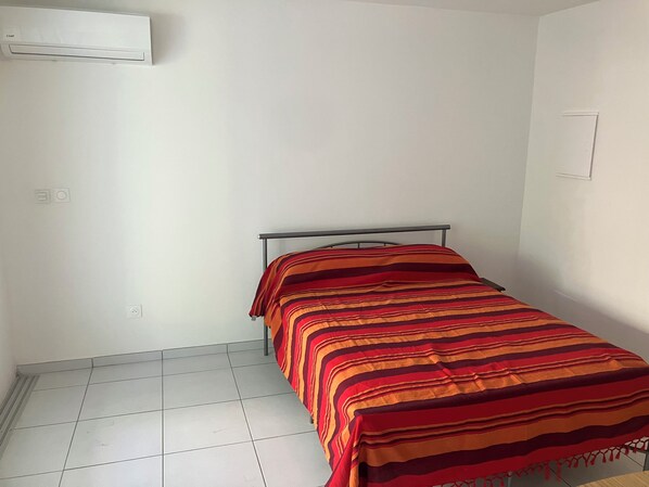 1 bedroom, free WiFi, bed sheets