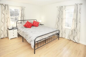 3 habitaciones, escritorio, tabla de planchar con plancha y wifi gratis 