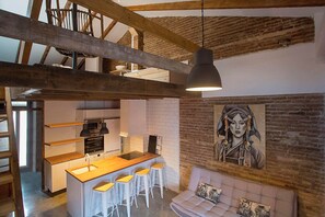 TV - Cozy loft style apartment in El Cabanyal (Valencia)