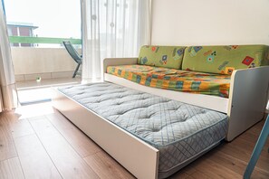 Apartemen, 2 kamar tidur, balkon, pemandangan samudra | 3 kamar tidur
