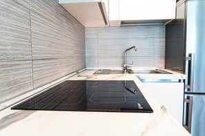 Apartment, 2 Bedrooms, Balcony, Ocean View | Private kitchen