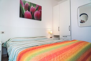 Leilighet, 2 soverom, balkong, havutsikt | 3 soverom