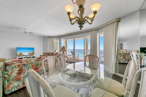 コンドミニアム ベッド (複数台) (Long Beach Resort 2-1304) | レストラン