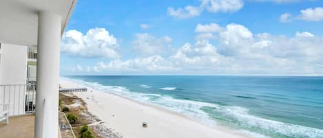 Condo, varias camas (Long Beach Resort 2-1304) | Playa | En la playa