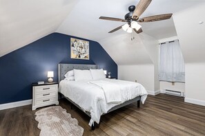 3 bedrooms, desk, iron/ironing board, travel cot
