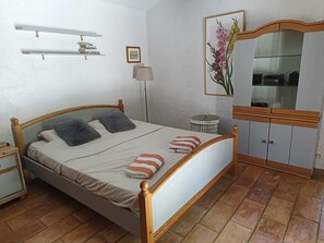 4 slaapkamers, een kluis op de kamer, een strijkplank/strijkijzer