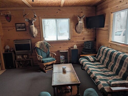 Welcoming off the Grid 2-bedroom Cabin in Skanee. On the Big Huron River.