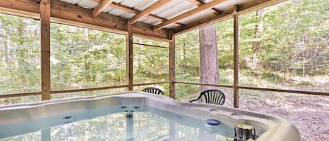 Tina de hidromasaje al aire libre