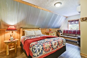 3 bedrooms, free WiFi, bed sheets - Woodland view-Hitchin' Post (Laurelville)