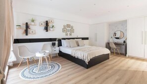 4 camere, una scrivania, ferro/asse da stiro, Wi-Fi gratuito