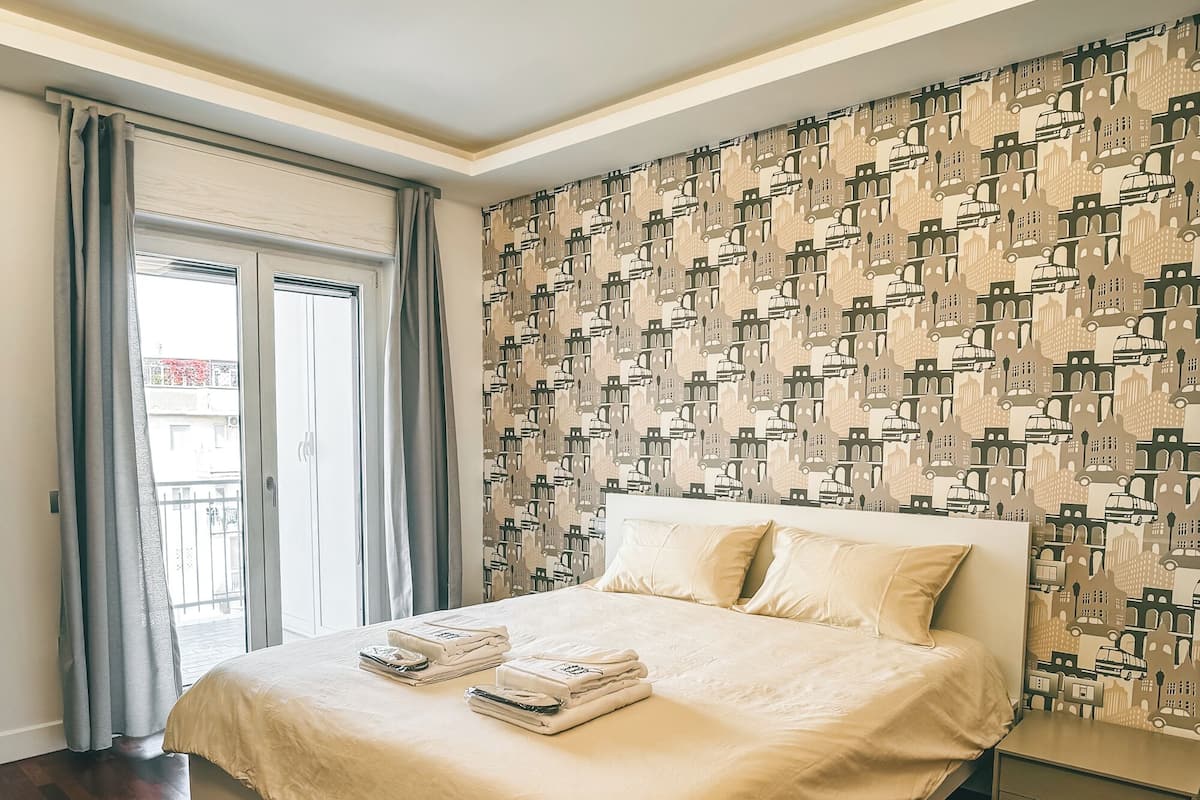 Luxury Double Room, Balcony | Blackout curtains, soundproofing, free WiFi