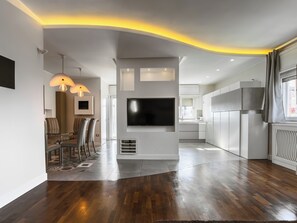 TV - I Ludovici Luxury B&B (Casoria)