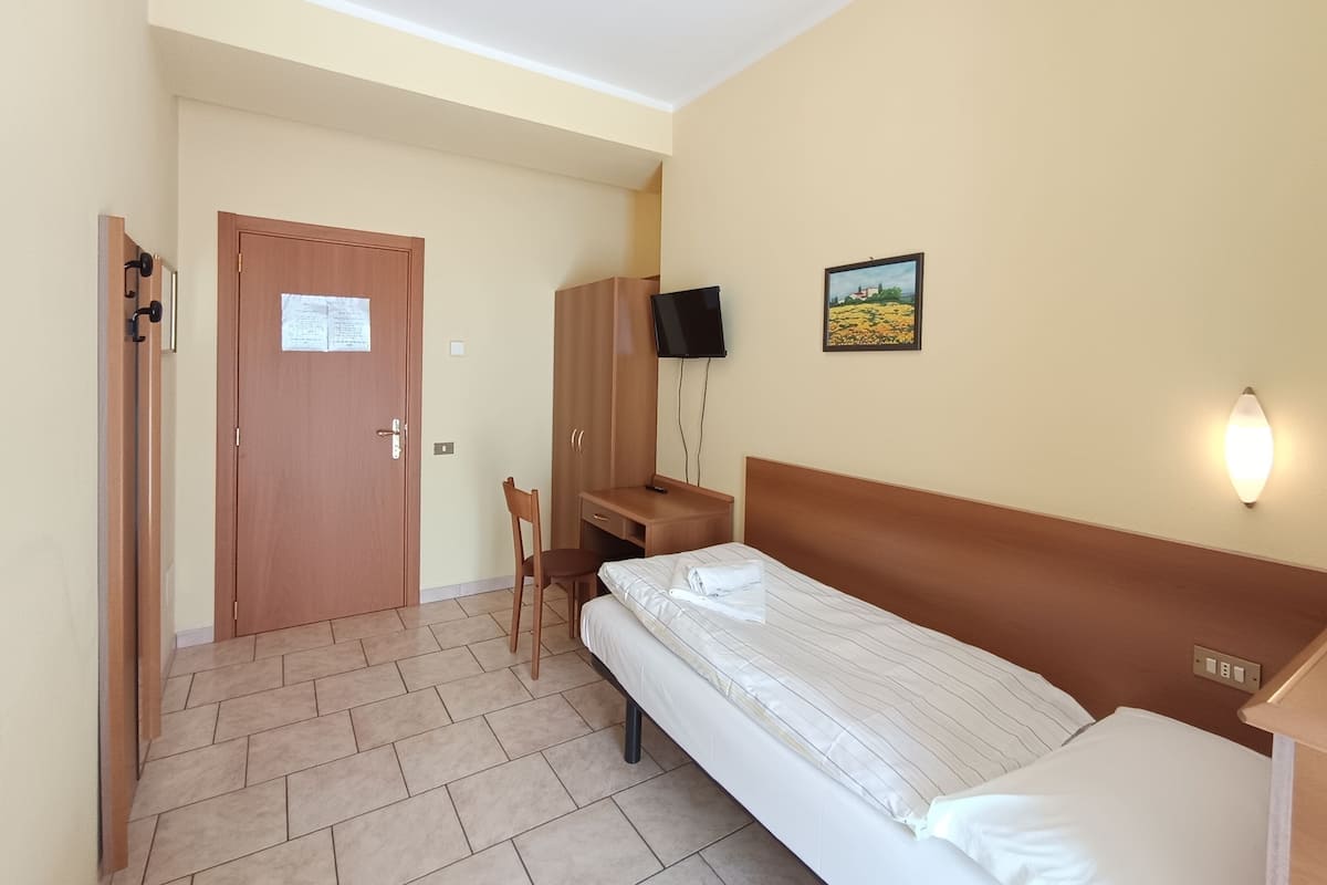 Basic Single Room