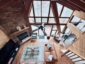 スマートテレビ、暖炉、ステレオ