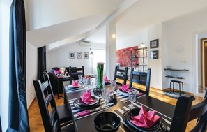 Apartment (Three Bedroom Apartment with Pool) | Dining room