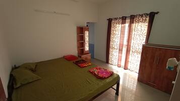 Frette Italian sheets, premium bedding, down duvets, memory-foam beds