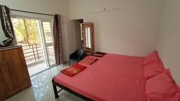 Deluxe Room, 3 Bedrooms, Balcony, Garden View | Frette Italian sheets, premium bedding, down duvets, memory-foam beds