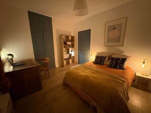 1 camera, ferro/asse da stiro, Wi-Fi, lenzuola