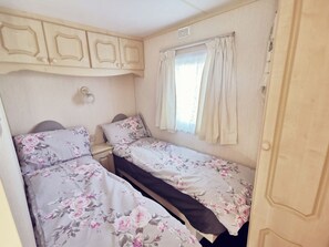Chalet | 2 bedrooms, iron/ironing board, free WiFi, bed sheets