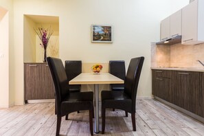 Appartement (One Bedroom Apartment) | Cuisine privée