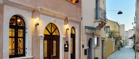 3 bedrooms, soundproofing