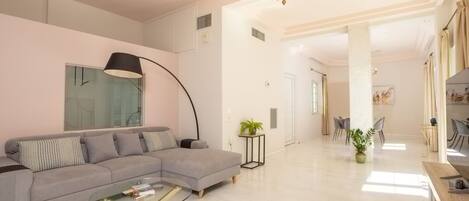 Apartment | 2 bedrooms, desk, soundproofing