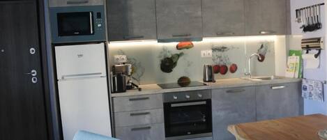 Apartamento | 2 quartos, escrivaninha