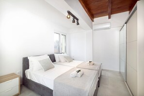 Villa | 7 Schlafzimmer, Schreibtisch