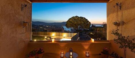 Villa | 3 bedrooms, desk