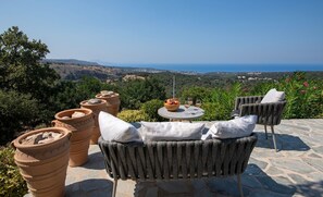 3 bedrooms, desk - Villa Pansara Exclusive Luxury (Rethymno)