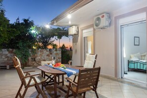 Apartamento | 3 quartos, escrivaninha