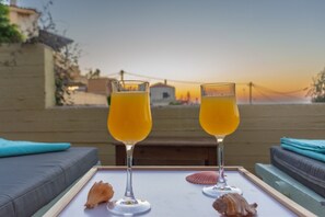 Apartamento | 3 quartos, escrivaninha
